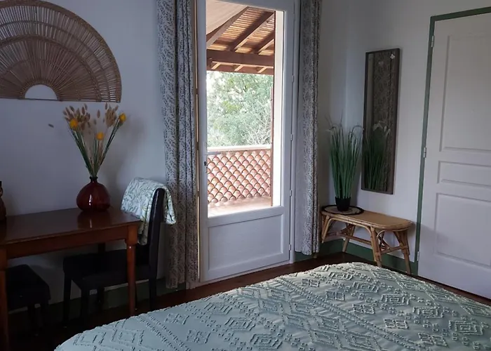 La Tuilerie Πανσιόν 3*